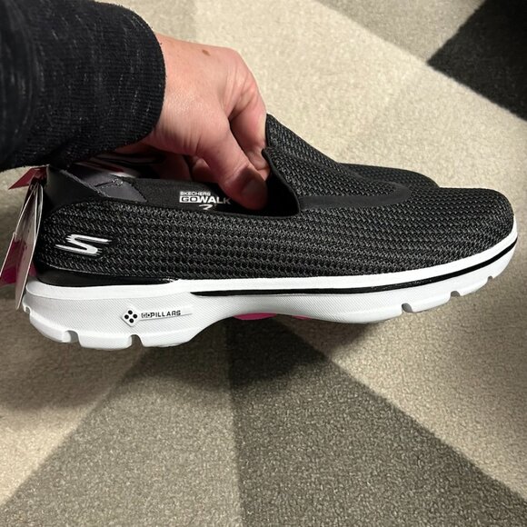 NWT Skechers GO WALK 3 Black Slip-on Walking Sneakers Women's Size 9 - Picture 2 of 14